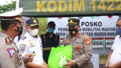 BPTD XIX Sulsel-Bar Bantu Ditlantas Sediakan Sembako di Posko Penyekatan Simpang Lima Bandara