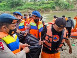 Tim SAR Brimob Berhasil Evakuasi Korban Hanyut di Sungai Walennae