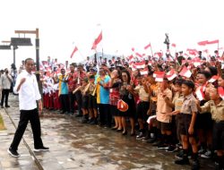 Presiden Jokowi Disambut Lagu “Kota Manado yang Kucintai” saat Tiba di Dermaga Bunaken