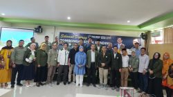 Dosen Bergelar Doktor Unsulbar bersama 100 Mahasiswanya Berguru di AMKOP Makassar