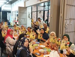 Emak-Emak di Mamajang Makassar All Out Dukung Irfan Darmawan Jadi Caleg