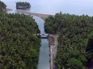 Pantai Sangkulu-kulu Desa Harapan Kepulauan Selayar